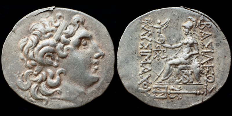 Constantine the Great standing in front of Constantinople