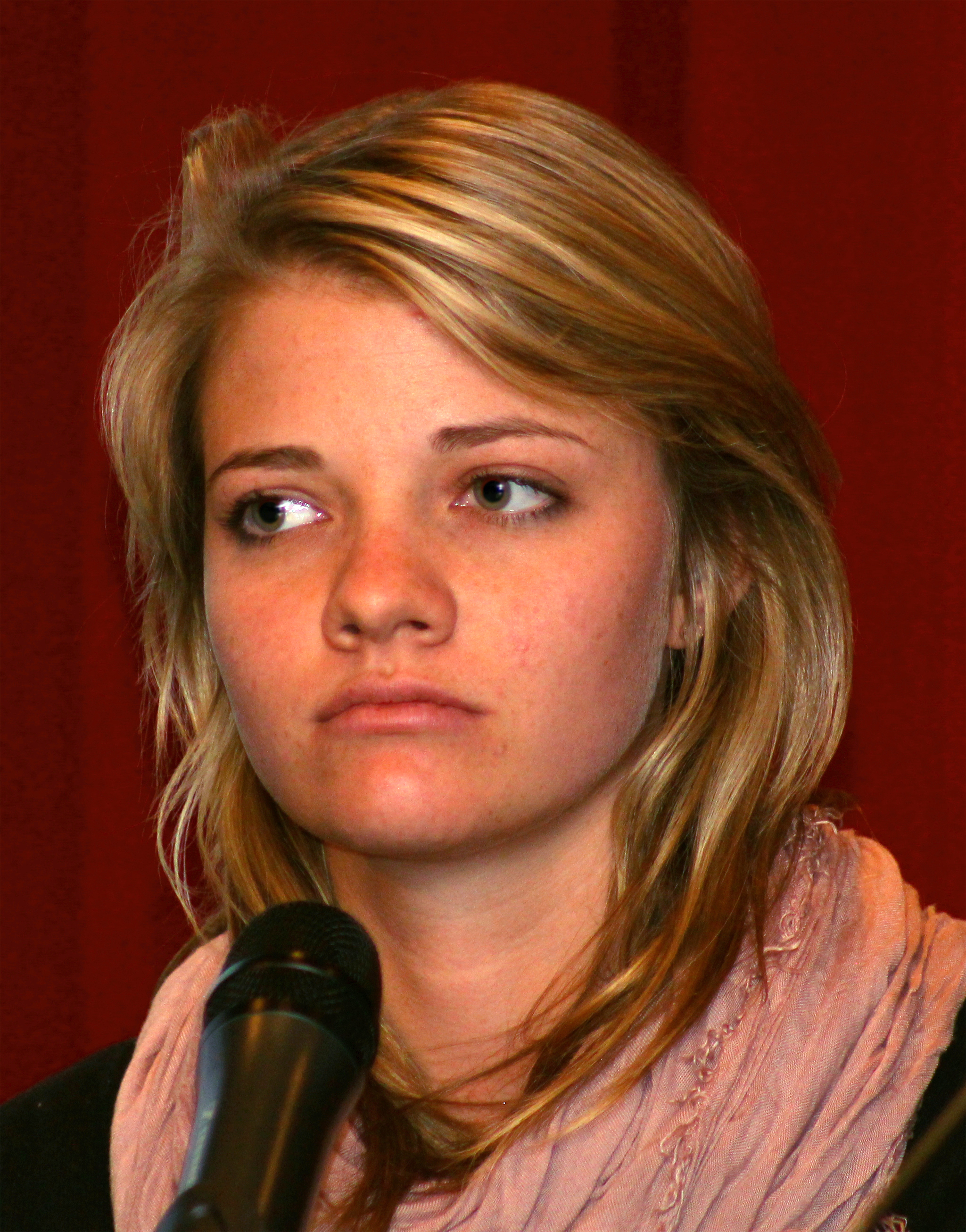 Jessica Watson becomes the youngest person to sail, non-stop and unassisted arou