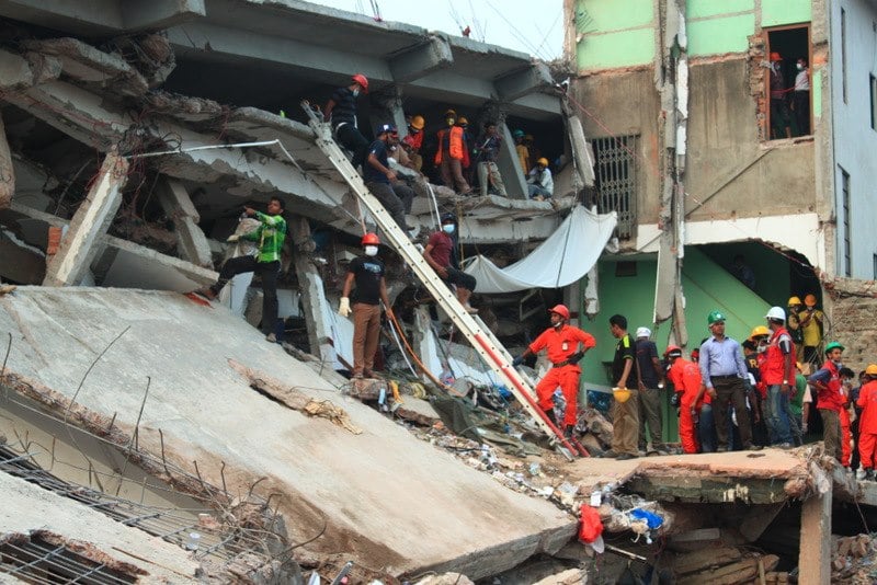 A building collapses near Dhaka, Bangladesh, killing 1,134 people and injuring a