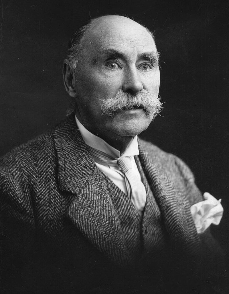 Dr. Douglas Hyde is inaugurated as the first President of Ireland.